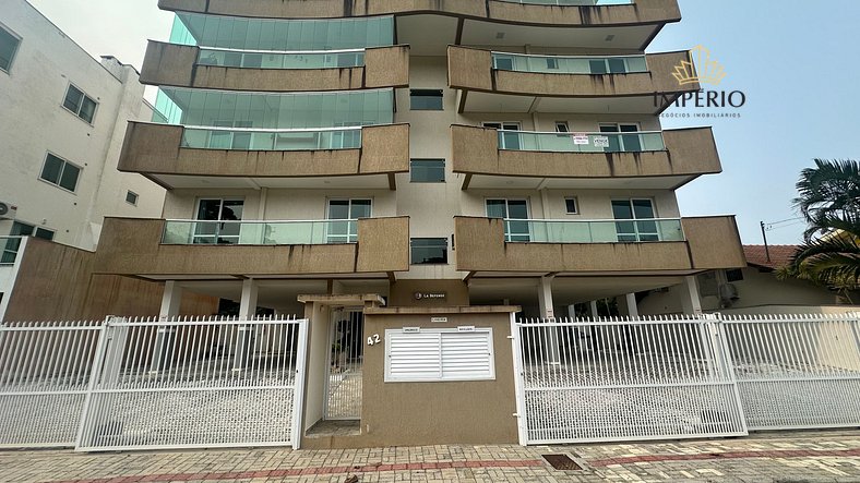 172 - Lindo apartamento á 250m da praia de Bombas