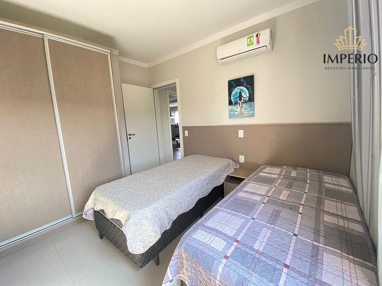 451 - Lindo Apartamento de 3 dormitórios na praia de Bombas